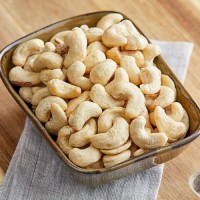 High-Quality Raw Cashew Nuts – Naturally Grown & Carefully Selected
