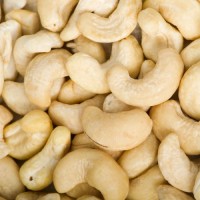 High-Quality Raw Cashew Nuts – Naturally Grown & Carefully Selected
